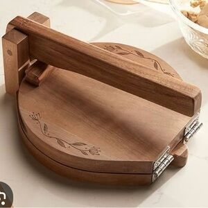 Princess House Wooden Tortilla Press only used 1 time